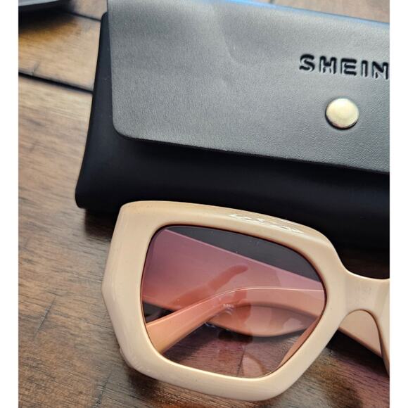 Shein Cream Sunglasses New new in case - Picture 2 of 3